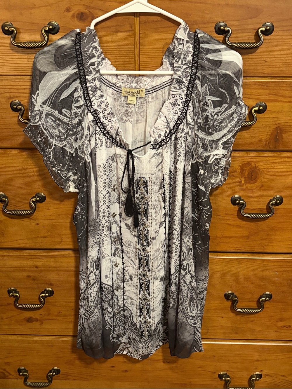 One World 1X Black White Paisley Boho Tunic Top Sheer Flutter Sleeve